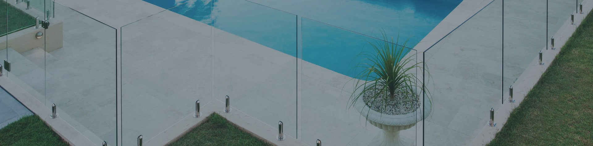 Glass pool fence and safety gate